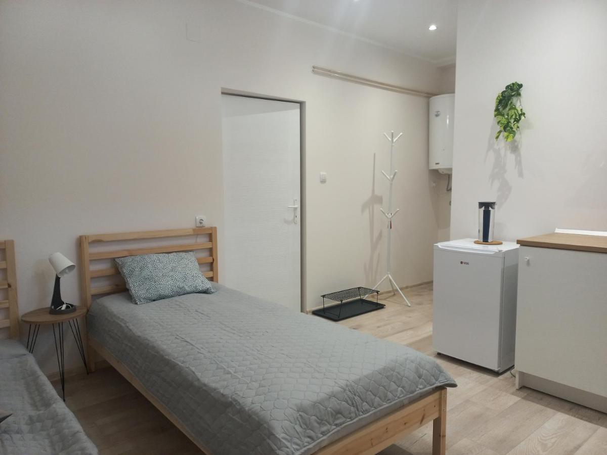 Kod Velikih Tuja Apartment Melenci Exterior foto